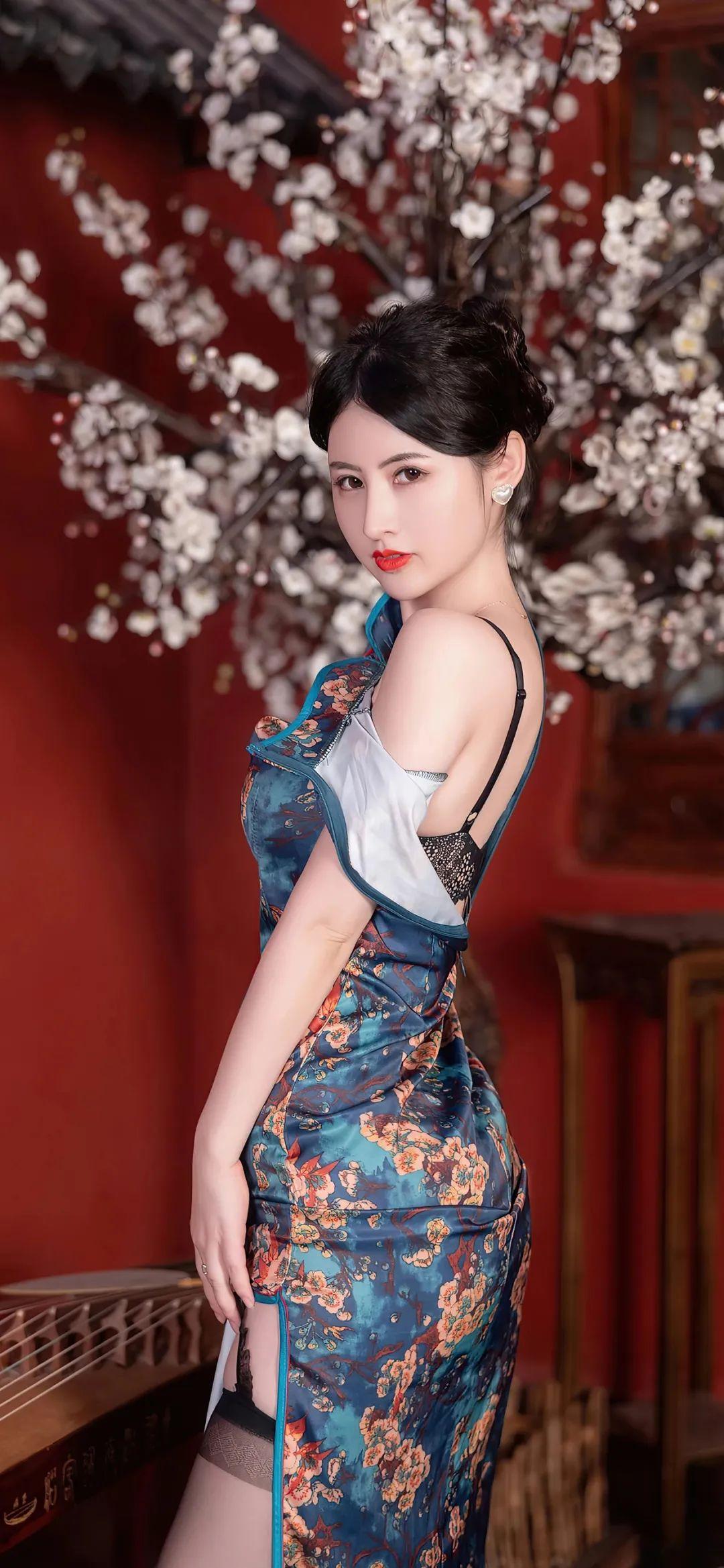 高颜值好身材美女手机壁纸5