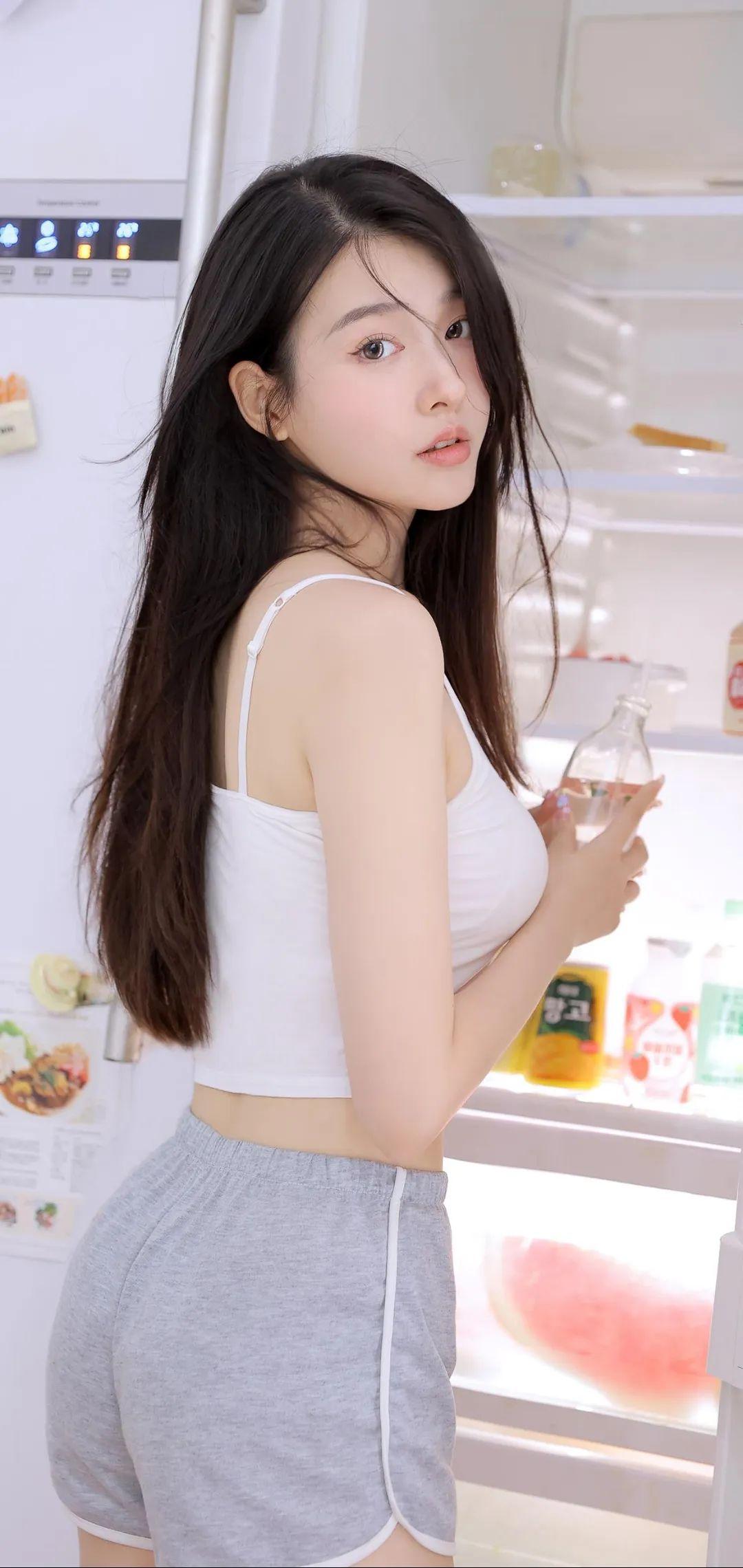 手机壁纸2023最新壁纸高清图女8