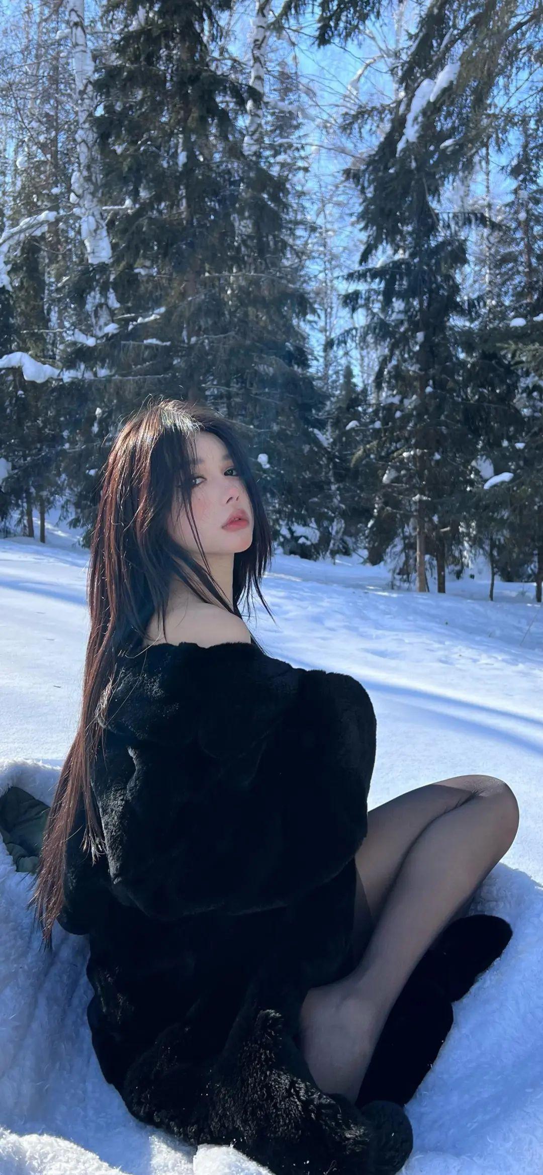 超火的手机壁纸女生 黑丝图片5